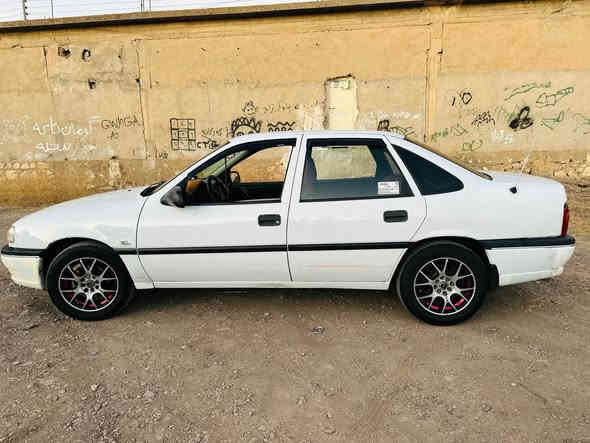 ئۆپڵ ڤیکترا ١٩٩٣ مەکینە ٢٠ بێ کێشە و تندوتۆڵە ABS  گێڕو مەکینە بەشەرت  سەنەوی تا ٢٠٢٩ تازەیە   سیعر ٣٤ معامەلەیەکی کەم  ژ.م *********** حلبجة
