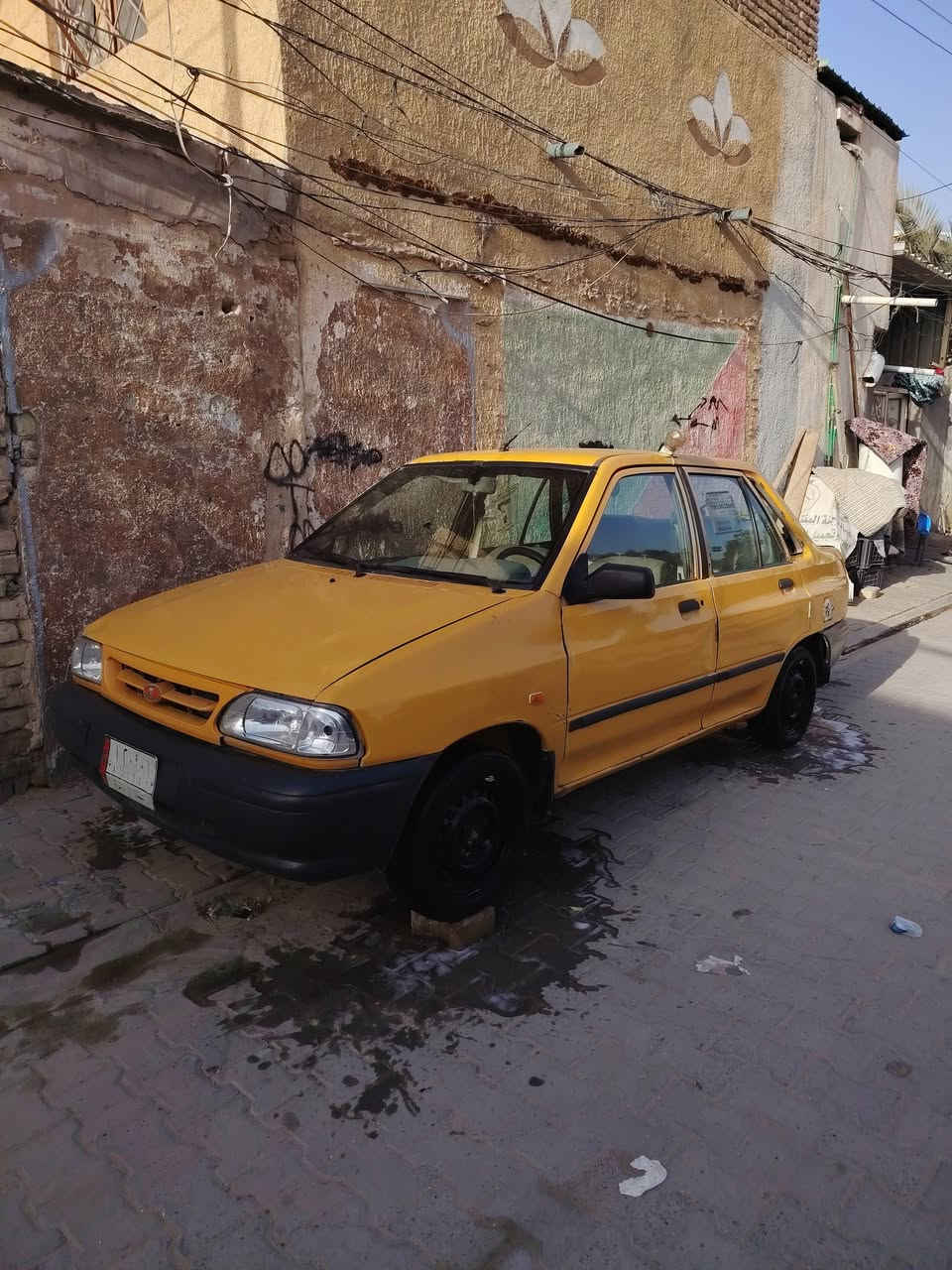 السلام عليكم سايبه للبيع مديل ١٣ كير ومكينه صارلي سبوع مبدلهن سياره جديده كلشي ماعايزه تخم تاير جواه سياره كفاله رقم نجف سنويه ل٢٨ مداور شوكت ميعجبك حداديه ستوني مسويه كله كامل شواصي واحد معمر وثاني بلادي بركيتات كفاله سيارة جهازه على اخر حبابه كهربائيات كله شغال تبريد عوزه غاز تتفئه شغاله مكاني نجف حي ميسان سعر ٢٦ وبيه مجال قليل عليه غرمات ٢٠٠ ينزلن من سعره رقمي ***********
