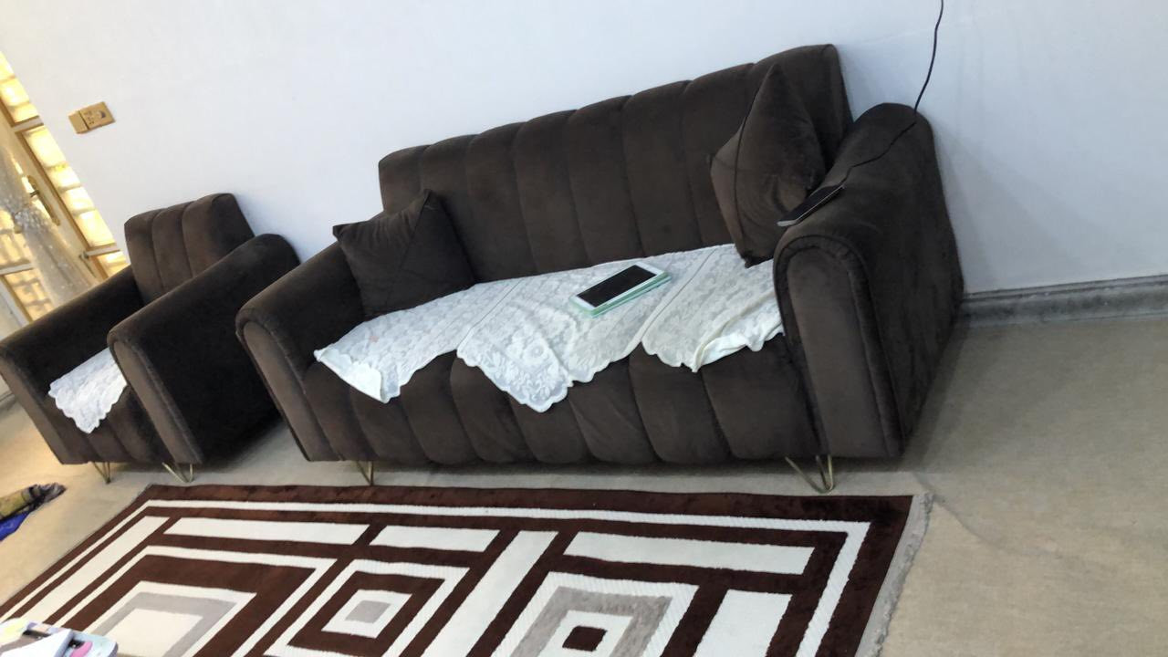 للبيع ١٠ مقاعد نضيف استعمال قليل سعر ٦٠٠ وبي مجال 
 تسكام عراقي نجف كوفه عبد العال 
***********
