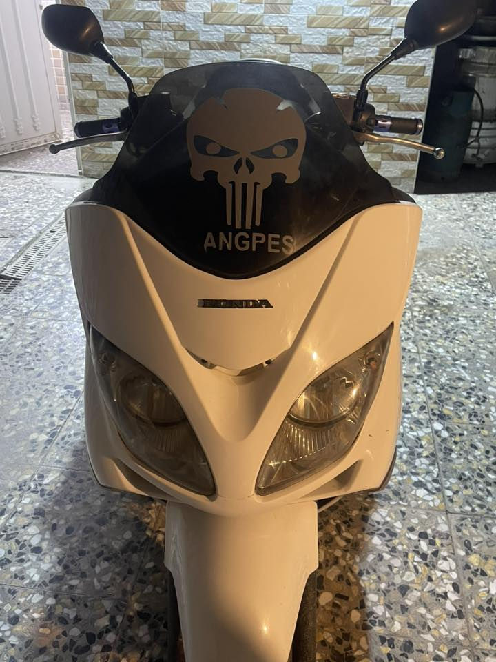 السلام عليكم
فورزه 08

دراجه نظيفه مكينه ناعمه كلجات شلع معدل دراجه ما مفتوح بيه برغي تجي وتگلب وشوف بعينك خير من الله دراجه كير ومعميه  كفرات نظافته 90% دراجه كلش حلوه لا تبخير لا نضوح رون  واحد ونص حماوه ربع كهربائيات كله شغاله 

العنوان /بغداد/ ***********
