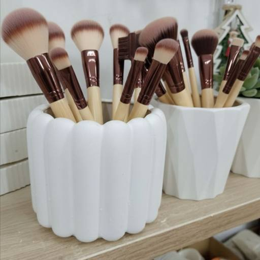 اجعل منزلك يتحدث بلغة الفن! ✨ قطع فنية يدوية بلمسات عصرية هادئة، تتميز بتصاميم هندسية وفنية مميزة تناسب رفوف المنزل والطاولات. مثالية كفازات للأزهار المجففة أو كتحف جمالية تضفي لمسة من الأناقة والهدوء على كل ركن في بيتك. ارتقِ بتفاصيل مساحتك الآن! 🤍


**إذا كنت صاحب هذا الإعلان وتريد حذفه لأي سبب، رجاءا أرسل رسالة إلى الدعم الفني**