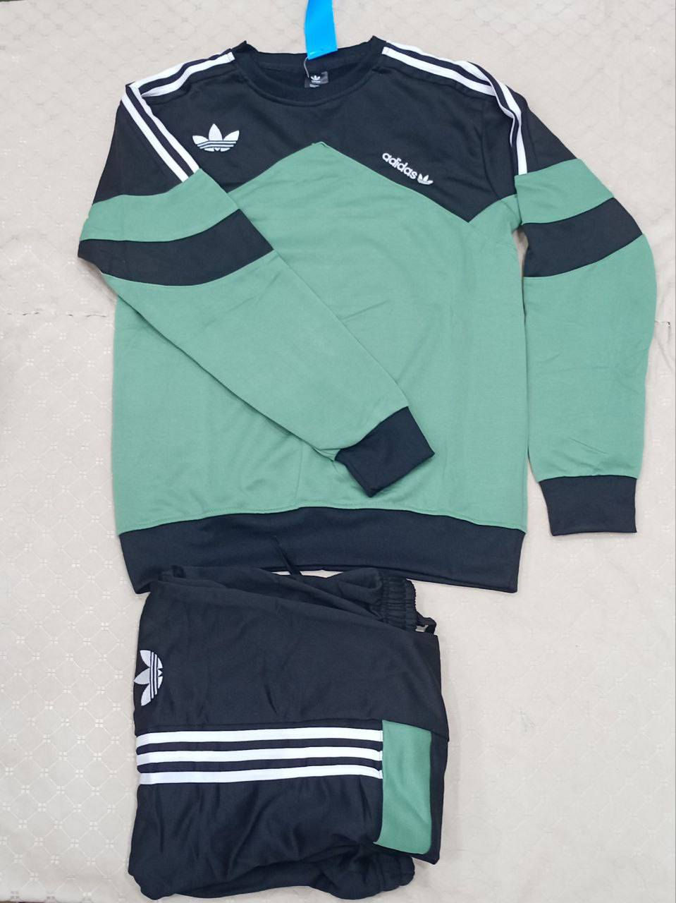 سلام وعليكم 

توفر تراك رجالي شبابي 
القياسات : .L.XL.XXL.XXXL. قالب ستندر ✔️
سويتر جديد متوفر بجميع القياسات 
بجايم + قماصل + احذيه + نعال بجميع الموديلات متوفر 
 
للحجز والاستفسار مراسله الصفحة او الواتساب 
*********** عليۧ آل صٱلحۡ
