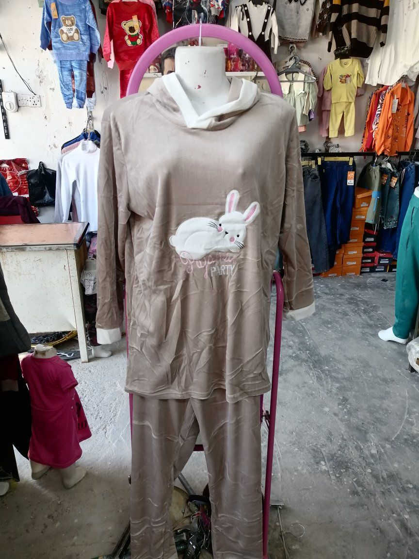 #سعر القطعه ٥الاف فقط فقط
#دشداشه نسائي
#تراكات_نسائي
#جاكيت نسائي
#يوجدتوصيل
#العنوان_فلوجة_حي الشهداء شارع مرطبات مشمشه مقابل عيادة دكتور وليد الفهداوي مجاور مكتب العراب للموبايل
#للحجزخاص او واتساب ***********
