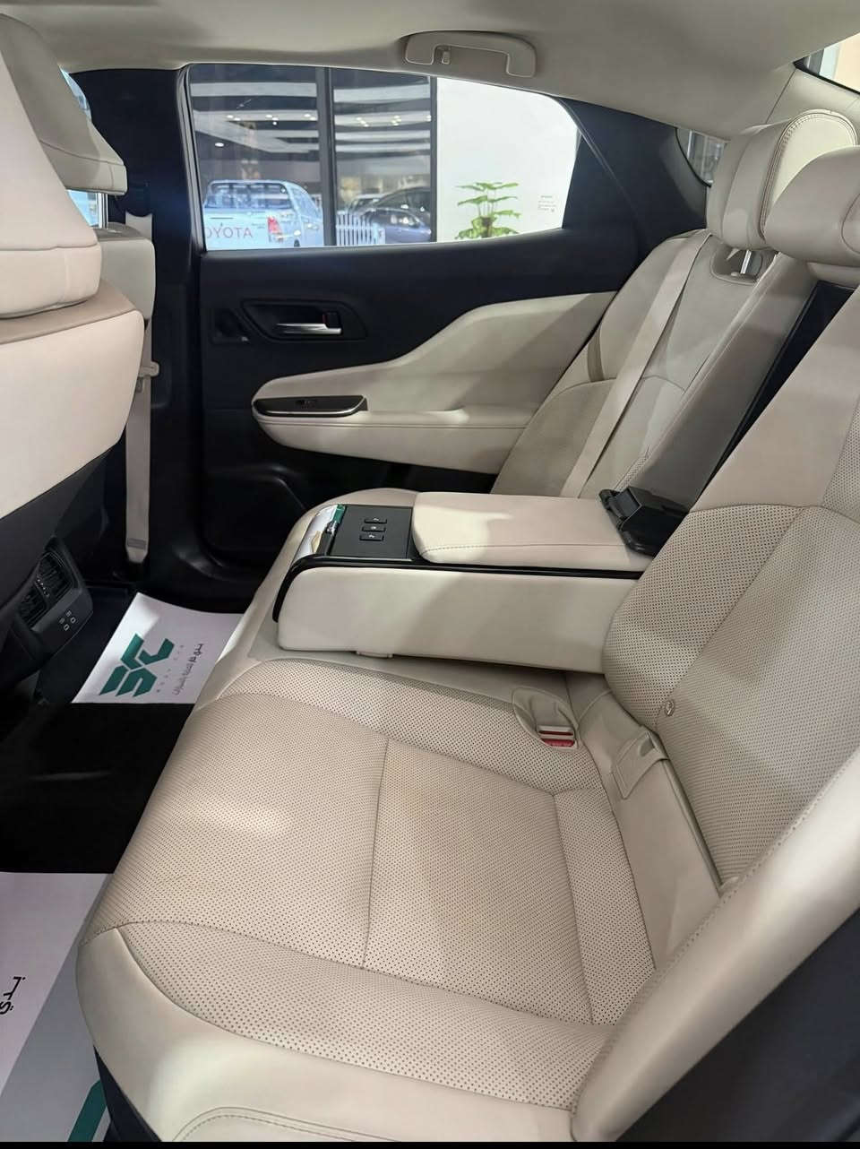 فرصة ما تتعوض للي يدور الفخامة والاقتصاد معًا كراون هايبرد... راحة لك وموفرة عليك سيارة فخمة، اعتمادية تويوتا، واستهلاك وقود ذكي جاهزة للاستخدام بدون مصاريف
لبيع: تويوتا كراون هايبرد 2023
ال لون المميز برونزي ذهبي
رقم :: بغداد
خليجي - ضمان شركةساز
الممشى:20,000 كم
المواصفات:
فل كامل
كاميرات °360
رادارات °360
حساسات أمامية وخلفية
مرايا كهربائية
دخول ذكي
تشغيل ذكي بالبصمة
فتحة سقف
كراسي جلد مع تدفئة وتبريد
تكيف ثنائي المناطق
ستارة خلفية
ملاحظة:
السياره تحت الضمان
للاستفسار: ***********
