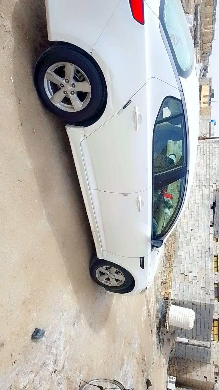 سلام عليكم سياره للبيع موديل 2015 مكفولة كفاله عامه محرك وكير جديد تبريد ❄️وارد مريكي سعر خاص مكان السماوه الخضر رقم واسط    رقم الاستفسار ***********
