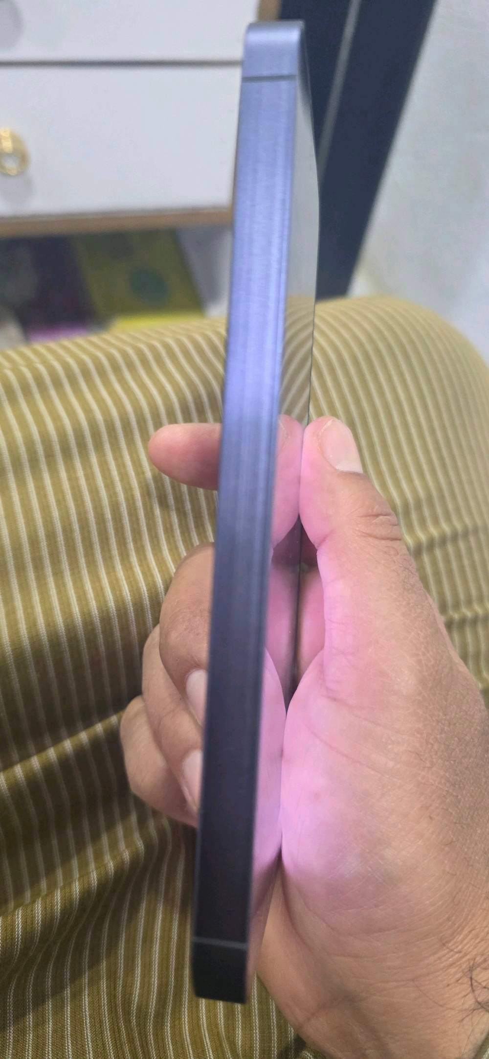 اي 55 سامسونج نظافه 100%. ذاكره 128. مبدل شاشه اصليه مكاني ابو غريب. سعر 250. 