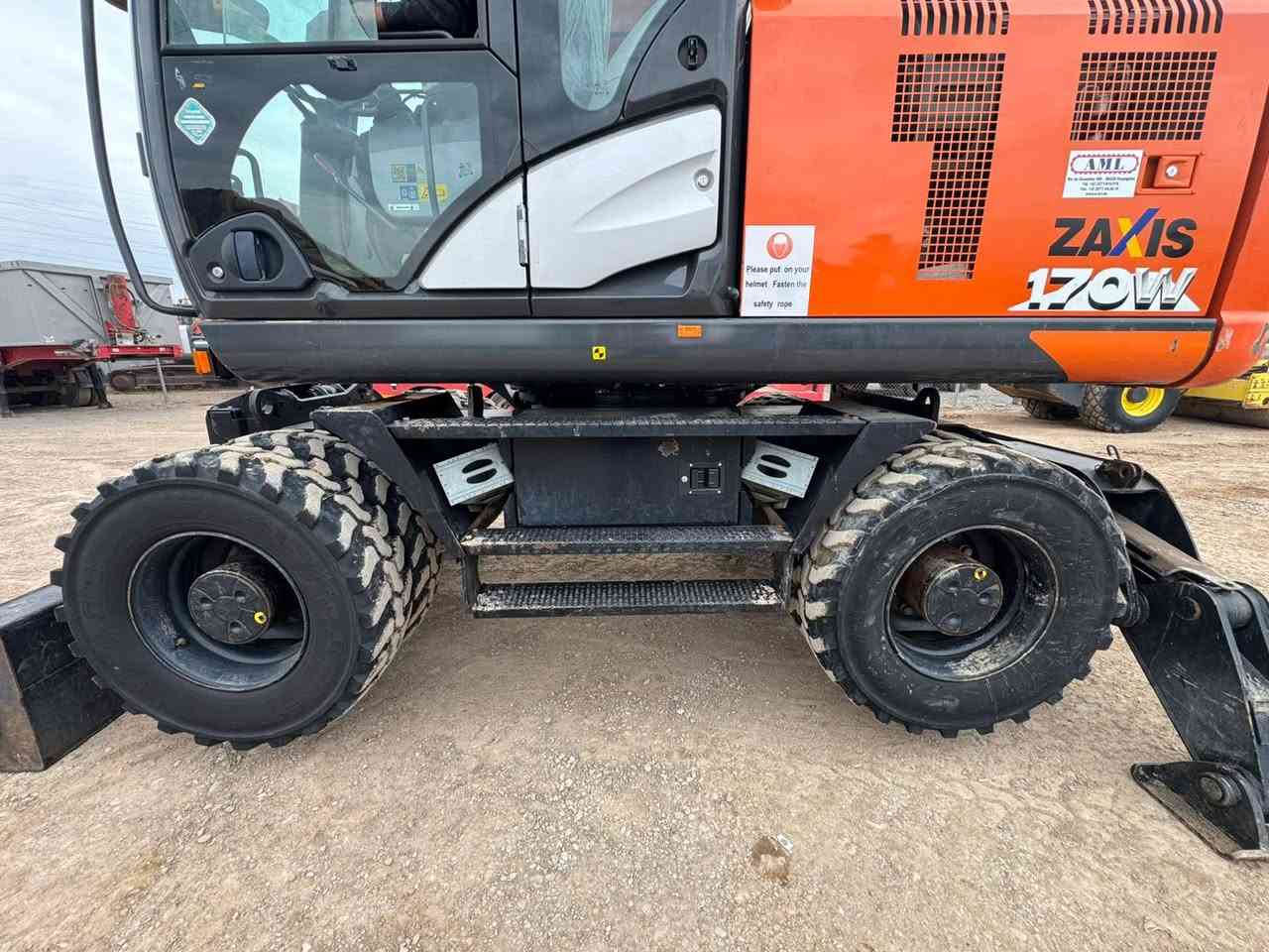 Hitachi Zx170W-6
2018
4270 working hours
دخول جديد

📞***********
📞٠۷۷۳٤٤٤٤٥٤۲
     عنوان أربيل/ شارع كركوك📍
