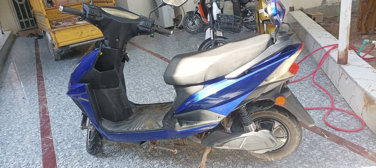 سلام عليكم دراجة كهربائية سكنس
نظافة 90 في مية 
بطاريات جديدة  6 بطاريات 32امبير 
تواصل واتساب 
+964 770 738 1056


**إذا كنت صاحب هذا الإعلان وتريد حذفه لأي سبب، رجاءا أرسل رسالة إلى الدعم الفني**