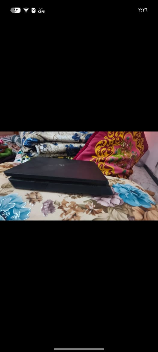 سلام عليك بلي فور سلم اونلاين نضيف كلش مستخدم قليل جدا يحتوي عل 2جوستك وقرص فيفا 24وجي تي أي 5 و بيس 26 
يوجد مراوس مع مهكر للاستفسار ***********
