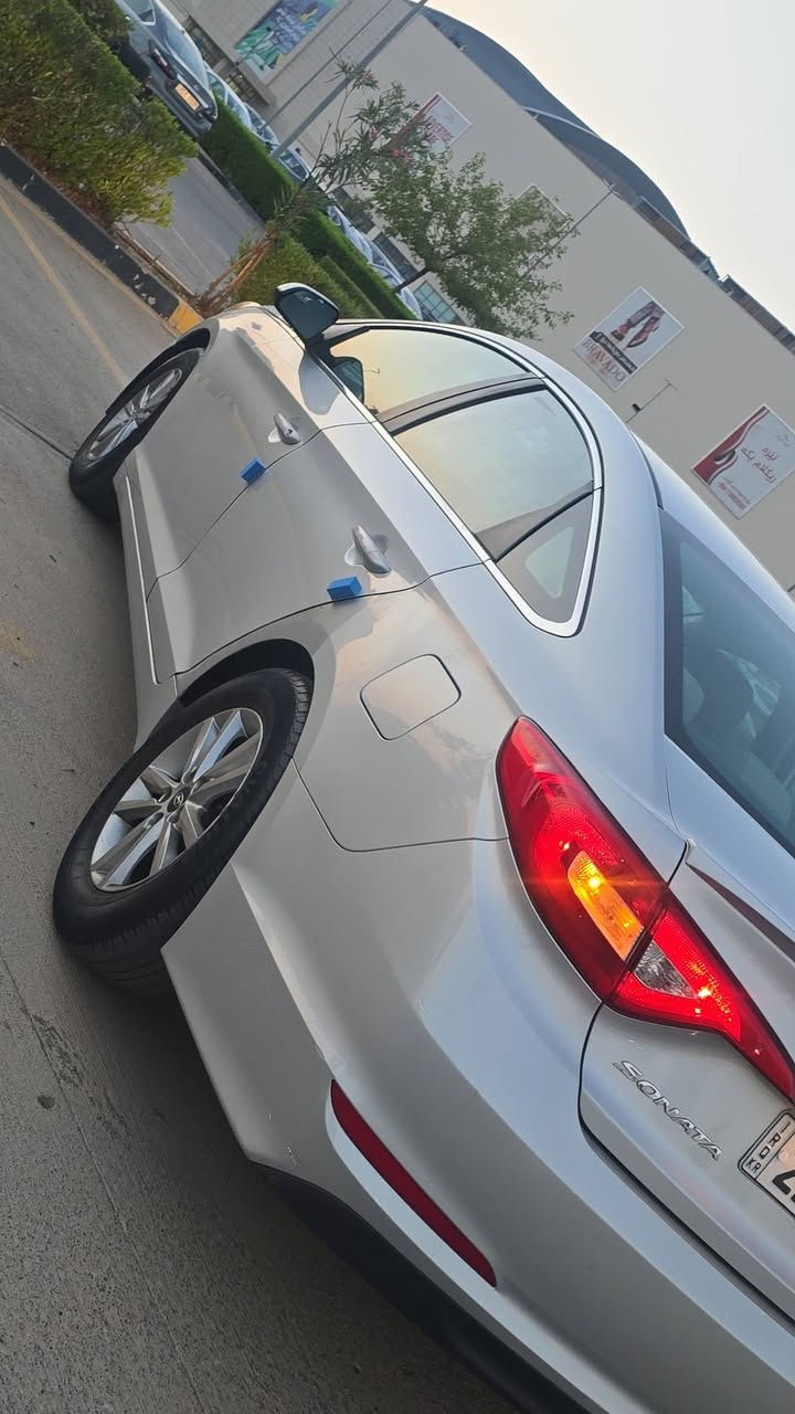السلام عليكم للبيع سوناتا امريكي ٢٠١٧ بدون صبغ بدون ارباك رقم سليمانيه باسمي كله جديد سنويه وهزه ورقم السياره بشرط بدون اي مصرف  
ملاحضه مكانه سليمانيه 
*********** السعر١١٩$ ومجال بصيط
