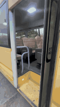 السلام عليكم دوشمة تلبيس كوستر 17كاملة ما عدة القلابي العنوان الزعفرانية شارع المحهد:؟ الرقم 
***********
