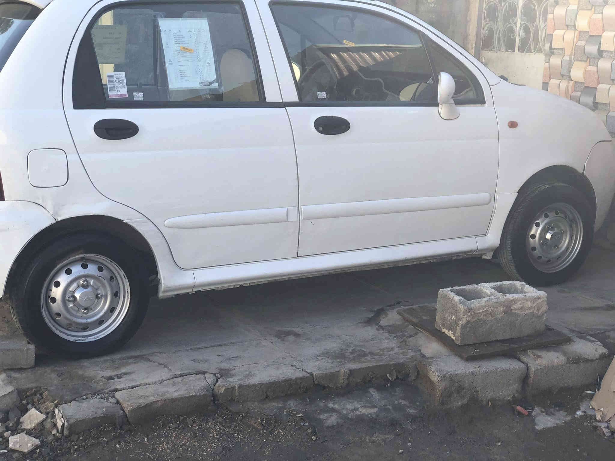 السلام عليكم سيارة كيو كيو صالون موديل 2010نظيفة حيل  كير  اوتوماتيك  عادي  رقم  بغداد  تحويل ثاني يوم  السعر ٣٠بية مجال  المكان  الطالبيه سيارة بنية نظيفة  مماشين بيها هواية  ***********
