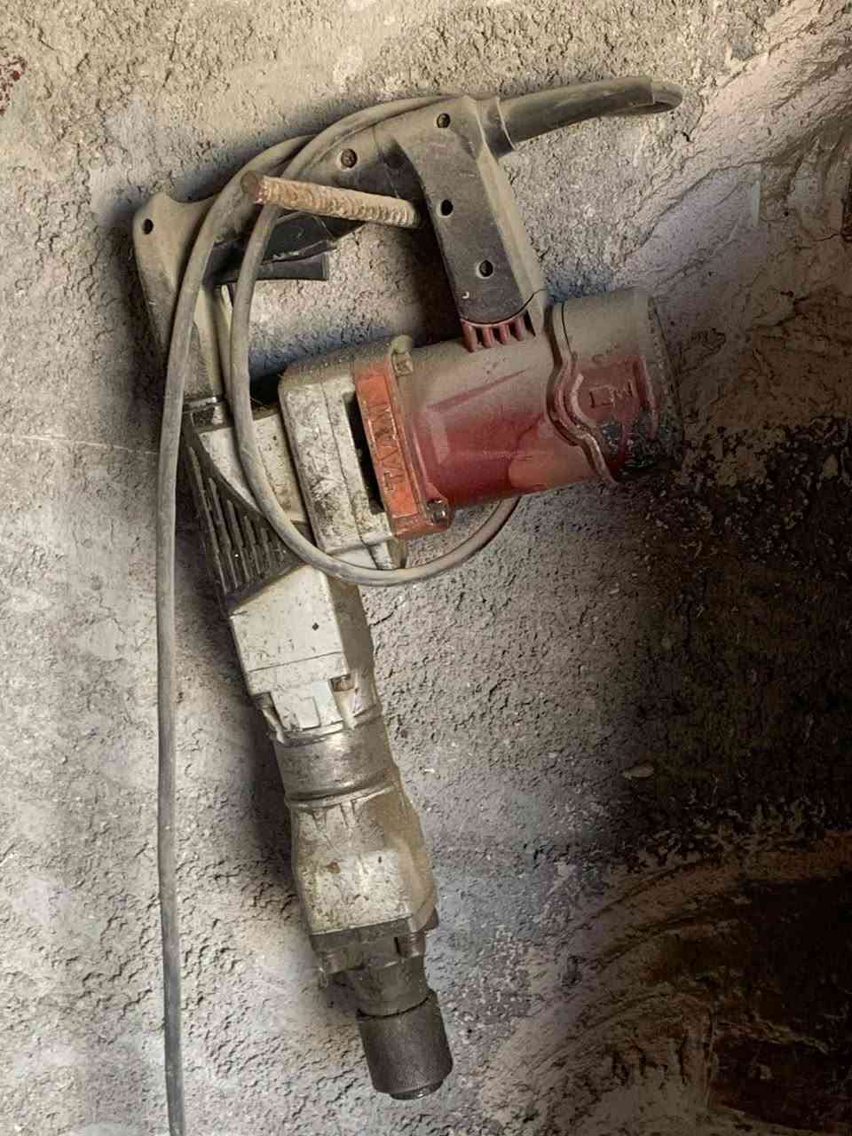 دريل كسار للبيع شغالات عوزهن صيانه 
سعر الواحد 20 الف 
***********
