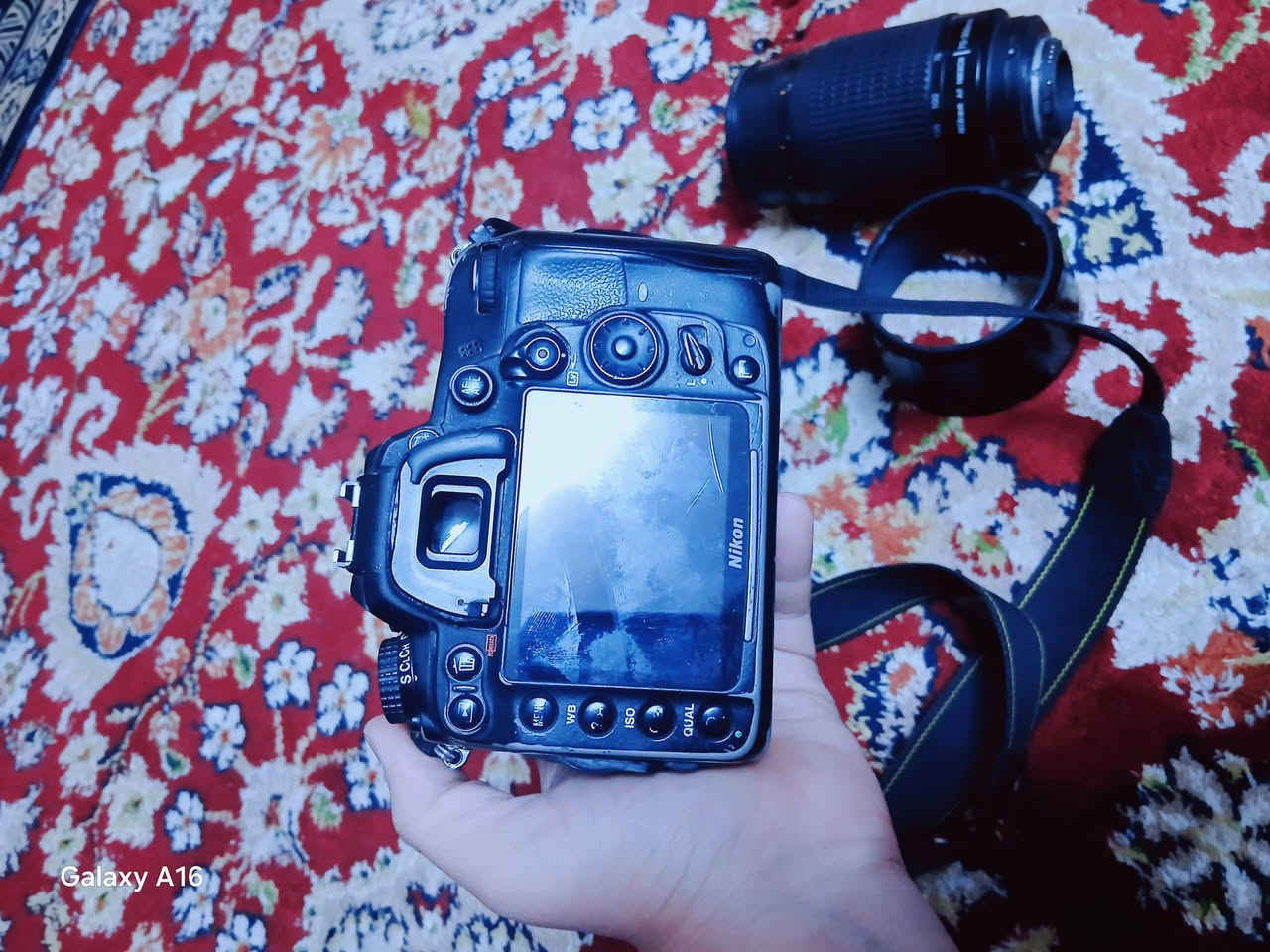 سلام عليكم
كامره نيكون للبيع  d7000
مالحقاته  شاحنه+ بطاريه +حزام كتف + رام32
سعره.   ٣٥٠
***********
مكاني بغداد  توصيل موجود
