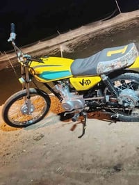 دراجه للبيع بدون اوراق توها معمره مكلف بالنشر وهذا رقم راعيها 07871306...