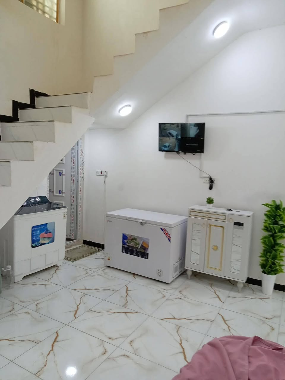 🏠 دار سكن للبيع ١٠٠ متر🏠 طابو زراعي سند 25 تحويل بسم المشتري  مباشر ♦️♦️♦️
مجمع المصطفى قرب دور النسيج نهاية شارع القوس🌿♦️💚
يتكون من استقبال صاله مطبخ غرفه نوم حمام داخلي وخارجي بناء حديث طابوك الاساس والصطح  صب كونكريت 🏠🌿🏠♦️
ارضيه بورسلاين كله سيراميك درجه اولئ كامل من كلشي  الشارع تبليط وإنارة ليلية بيت كلش حلو نظيف بناء درجه 🌿 اولى للاستفسار خاص


**إذا كنت صاحب هذا الإعلان وتريد حذفه لأي سبب، رجاءا أرسل رسالة إلى الدعم الفني**