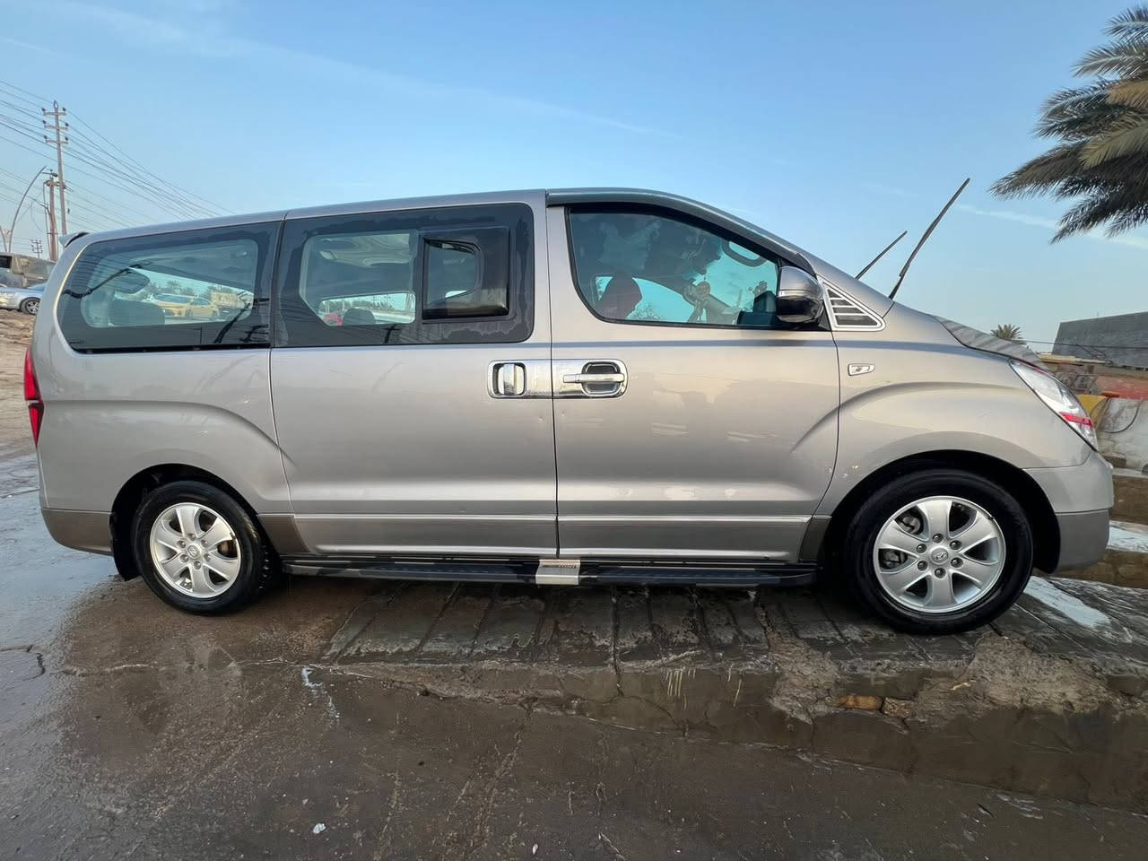 سلام عليكم اخوان ستاركس للبيع فقط فقط موديل 2016  دبلو السيارة كفالة عامة كير مكينة كشر الحمدلله رقم بغداد بسمي ماشية 290 مكان السيارة ديالى *********** مااجاوب خاص اتصل وبيك خيرودلل 247 وبيه مجال
