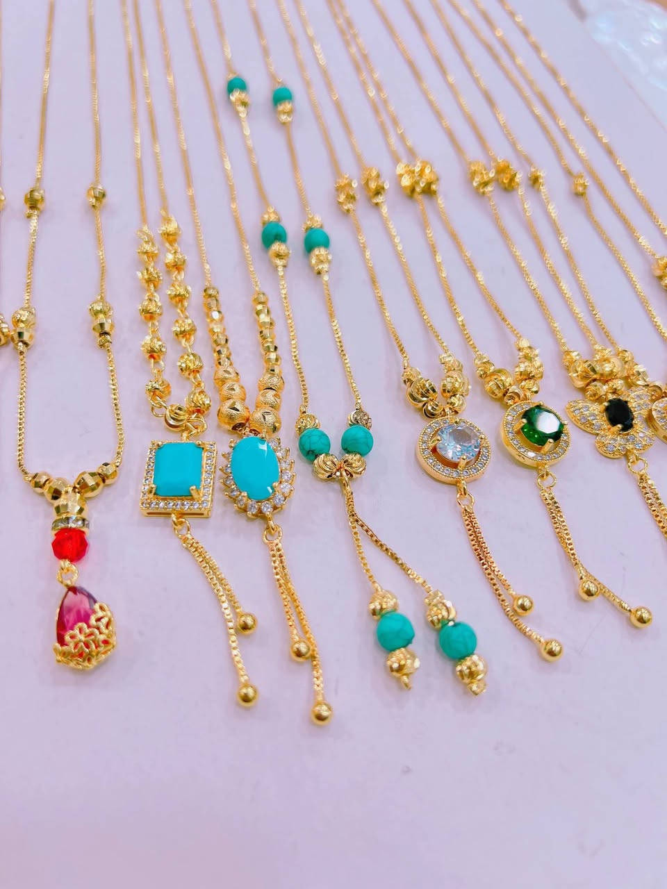 ذهب برازيلي 
ضمان سنتين 
طلاء ثابت
يوجد خدمه توصيل كل العراق 
التواصل على الواتساب ***********
