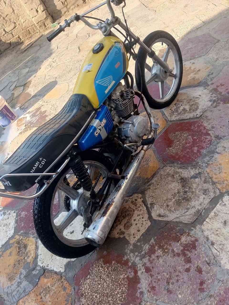 سلام عليكم للبيع دراجه بارت كلك السعر 250 وبيه مجال لشراي المكان ناصريه قضاء البطحاء  خاص مفتوح تصال ***********
