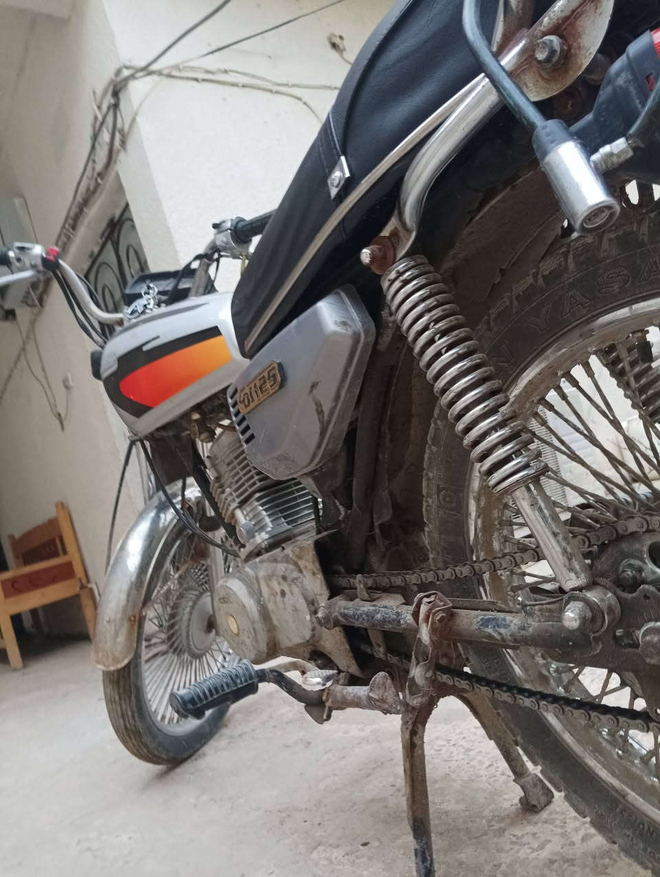 سلام عليكم دراجه ارشه 125ccاوراق اصوليه لون سلفر سعرها450 تواصل***********
