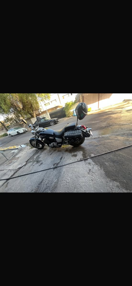 السلام عليكم من رخصمه الأدمنية 
هارلي شادو 400cc
مكينه كهربائيات عل بلاد 
راديتر لانضوح ولازرف  بانزين كله محسن
رايدهة ب 14 ورقه وبيهة مجاال للشراي
دهن امز اويل مكانهة بغداد. الكرادة قرب كراج 2000
 هذا رقم بي واتساب ***********
