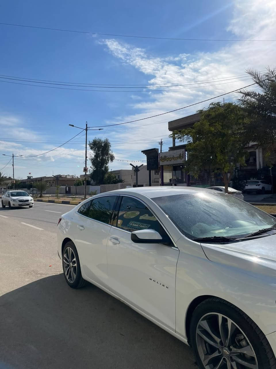 السلام عليكم ماليبو 2022 للبيع السيارة جاهزة ما بيها نقص برغي كير ومحرك بالشرط تخم تاير جديد صدر امامي خلفي جديد تبريد ثلج (بيه صبغ جاملغ وبنيد بدون دواخل بالشرط) صور الضرر مرفقة بالمنشور رقم اربيل تحويل ثاني يوم ماشية 76 الف مواصفات بصمة تدفئة بالكشنات سايد بريك بصمة شاشة جبيرة كامرة دوارة 138 ورقة وبيها مجال للشراي للأستفسار *********** مكاني بغداد السيدية
