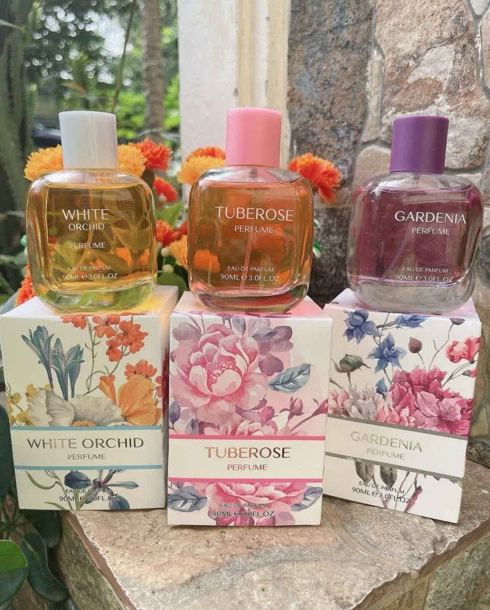 عندي هذني 3 عطور من زارا Zara  طلعلي بالاامزون ثبات ع فحص 9 ساعات
قسم بالله العظيم راقياااااات بشكل موطبيعي  شكد ماره علية  عطور  مثل هيج نوتات مامارة ع انفاسي 
📌الاابيض عبارة عن زهور منعش بشكلللل 
📌الوردي حمظيات وفانيلااا مكس وازهار حلوة
📌البنفسجي ماعرفت شلون اوصفة عبارة عن شي مغري  مثير


**إذا كنت صاحب هذا الإعلان وتريد حذفه لأي سبب، رجاءا أرسل رسالة إلى الدعم الفني**