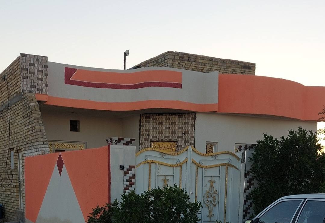 بيت زراعي بناء حديث مساحه 200 متر مع قطعه ارض 150 العنوان طريق مشرح عماره على شارع بناء درجه اولى  تفاصيل البيت جاهز اي نقص مابيه خدمات كامله مدارس متوسطه وبتدائيه وعداديه اي استفسار اتصال على رقم بيه واتساب ***********
