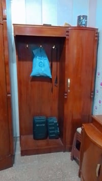 غرفه. نجاره عراقيه تزكام ثقيل 7باب لكنتور نضيفه 90%مستعجل ع بيعه 07832...