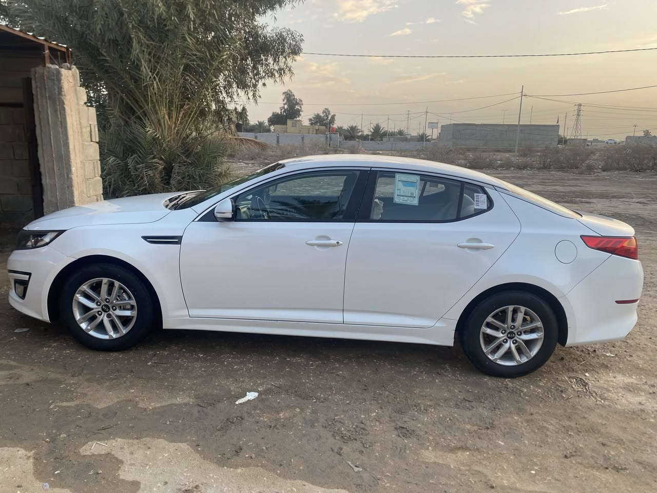 السلام عليكم
للبيع فقط اعتذر عن المراوس 
كيا اوبتيما موديل ٢٠١٦ شكل ٢٠١٥ خليجي مكينه ٢٠٠٠ 
مواصفات نص فول 
تبريد قطعتين 
تحكم ستيرن 
تخم تاير جديد 
باتري جديد 
حداديه جديده 
كلها شرط 
بيها صفحة جهة اليمين رش صبغ بدون فتح او تبديل 
رقم بغداد دولي بسمي 
مكانها السماوة مجسّر سريع الوركاء 
سعرها قفل قفل ١٣٥ للاتصال والاستفسار *********** ابو علي وبخدمتكم اسف عالاطاله
