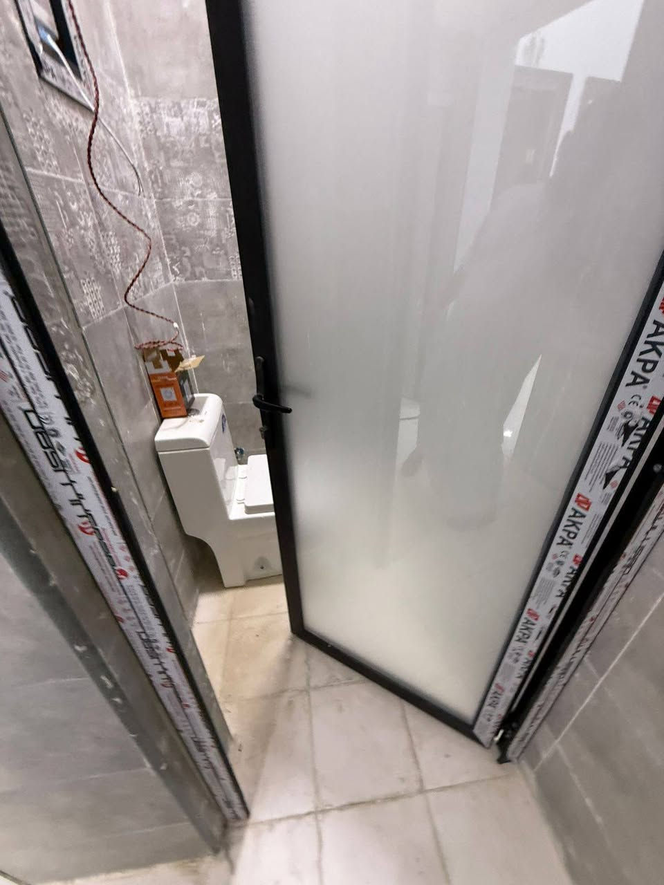 🔥 فرصة ذهبية – بيت حديث للبيع في البصرة / أبي الخصيب 🔥

إذا تبحث عن بيت جاهز للسكن وفي منطقة هادئة، هذه فرصة لا تعوض.

📐 المساحة: 200 متر
📄 نوع السند: طابو زراعي عراقي

🏠 مواصفات البيت:
🛏 غرفتين سويت
🛋 صالة مريحة
🍽 مطبخ
🪑 ديوانية
🚿 صحيات داخلية وخارجية
🚗 كراج سيارة

📍 الموقع: البصرة – أبي الخصيب – مقابل جامع الشهيد كوت الفداغ

💰 السعر مناسب جداً وقابل للنقاش للجادين

📢 البيت مناسب للسكن العائلي وموقعه طيب وقريب من الخدمات

📞 للاستفسار والاتصال المباشر:
***********

⏰ الاتصال للجادين فقط البصرة, العراق
