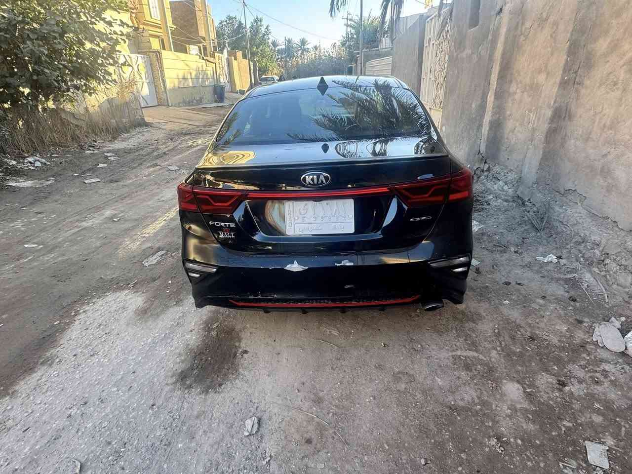 السلام عليكم 
فورتي جيتي لاين 2021 اسود  ( معوقين )للبيع فقط
حادث بين البابين ومصبوغات البابين موحدين اللون
ماشيه 97000 مايل محرك 2000 دوش المحرك بي تتقيص دهن لتر ب التبديله
مواصفات 
بصمه 
كشنات جلد
رادار امامي وجانبي 
السعر 128 وبيها.  ***********
