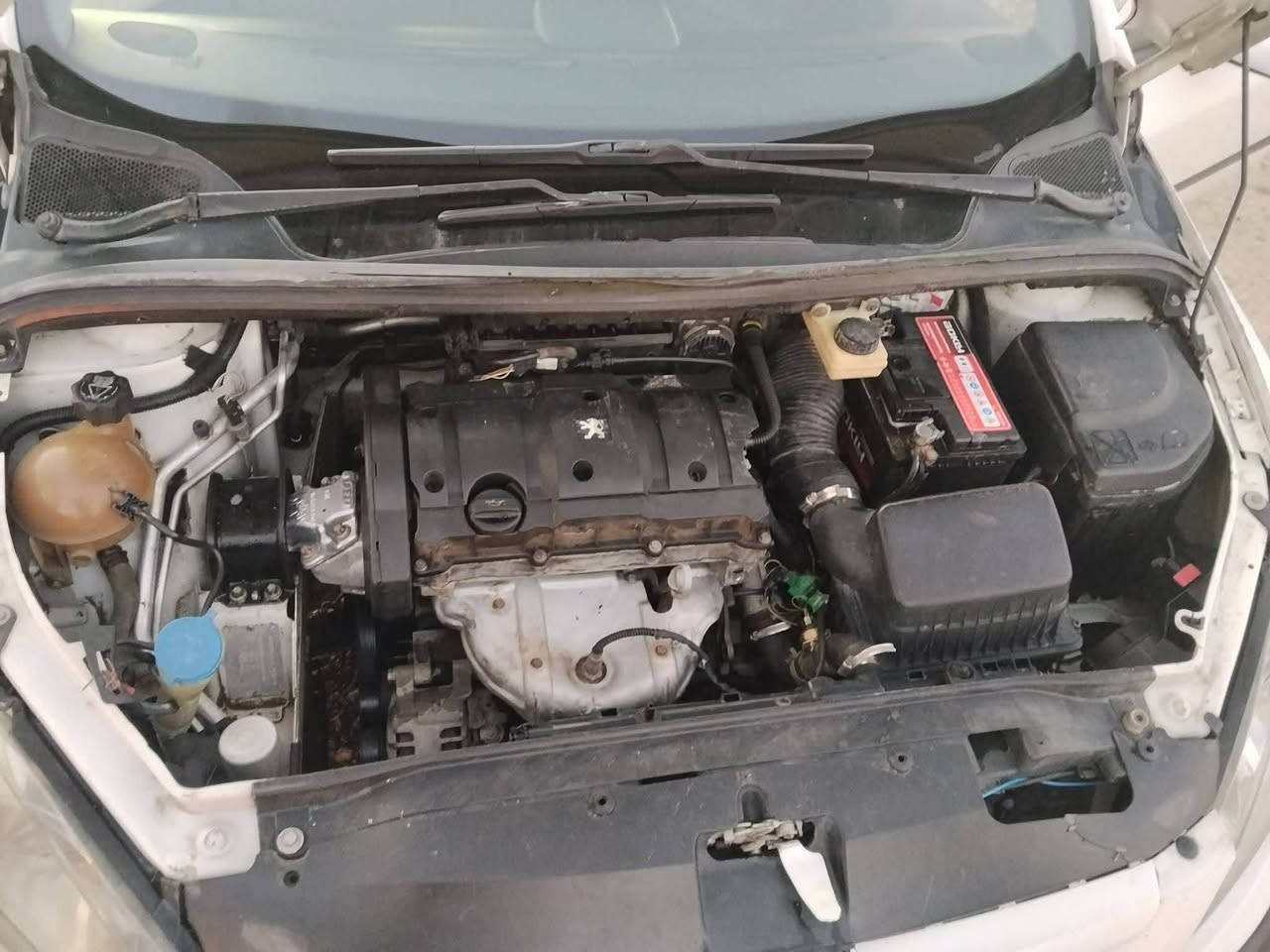 السلام عليكم سيارة بيجو 307 موديل 2005 فرنسي رقم جديد بغداد نكليزي بأسمي هزه جديده سنتر الوك مكينه 1800 كهربائيات تبريد كلهه شغاله سيارة مال جناي السعر ‏‪48  ناحية الرشيد للاستفسار اتصل ‏‪***********‬‏
