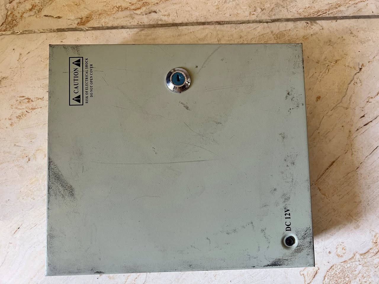 للبيع مستعمل قليل كلش ونظيف جدا،، المكان بغداد الاعظمية سبع ابكار             هاتف ***********
