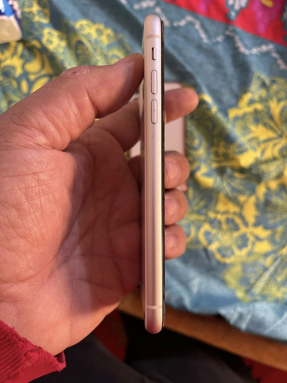 ١١ عادي شرق اوسط ذاكره ٦٤
جهاز كله شغال وبلادي شخط مابي فقط تبديل بطاريه اصليه ونسبتها ١٠٠ 
سعره ٢٢٠ 
***********
