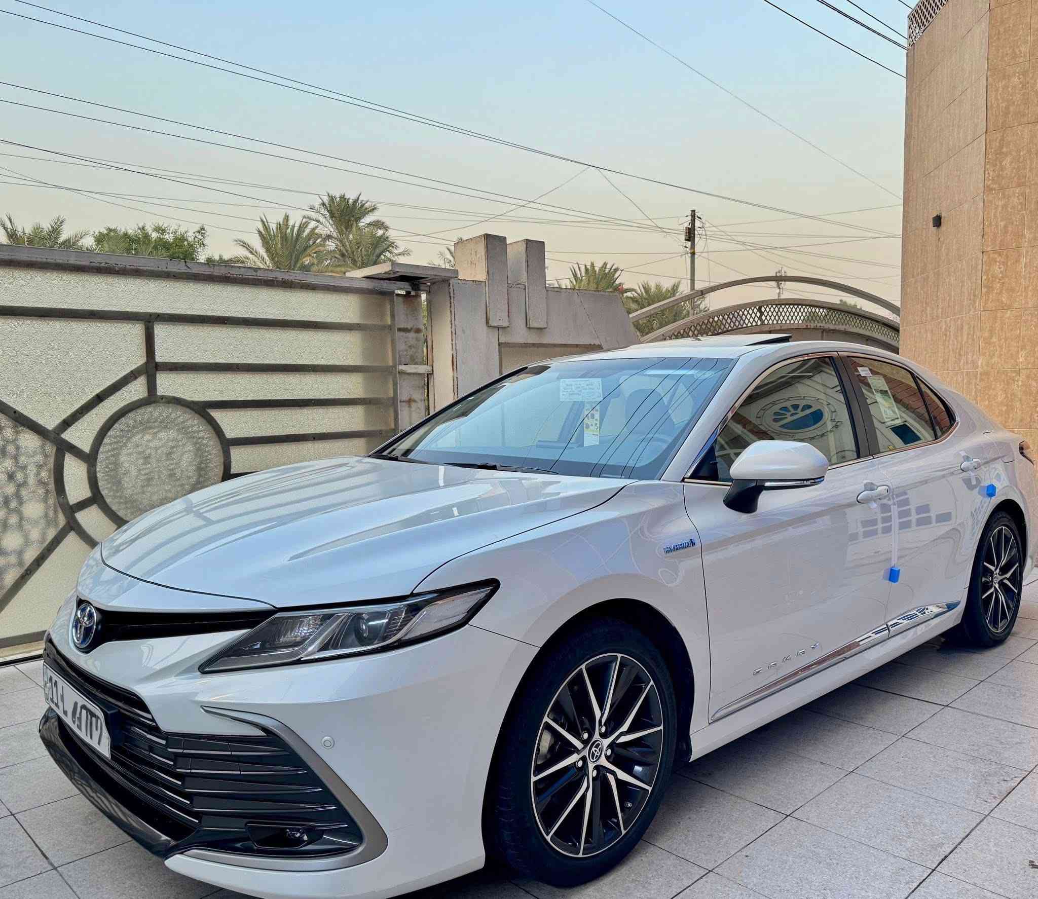 للبيع كامري هايبرد 2024 gle
رقم بغداد ماشية 55 الف
كفالة عامة 
خليجي عبد اللطيف  
عليها تايرات برجستون جديدة
المواصفات
 GLE 
محرك 2500 
بصمة تشغيل
فتحة
شاشة
كامرة
كرسي السايق كهرباء 
بردة كهرباء 
حساسات امامي خلفي 
هاند بريك بصمة
3 انظمة قيادة 
الايكو والسبورت والنورمل 
مصابيح امامية زنون 
اوتو هولد 
ايڤي مود 
اشارة بلمري 
وباقي المواصفات المعروفة 
مكان السيارة اربيل
***********
