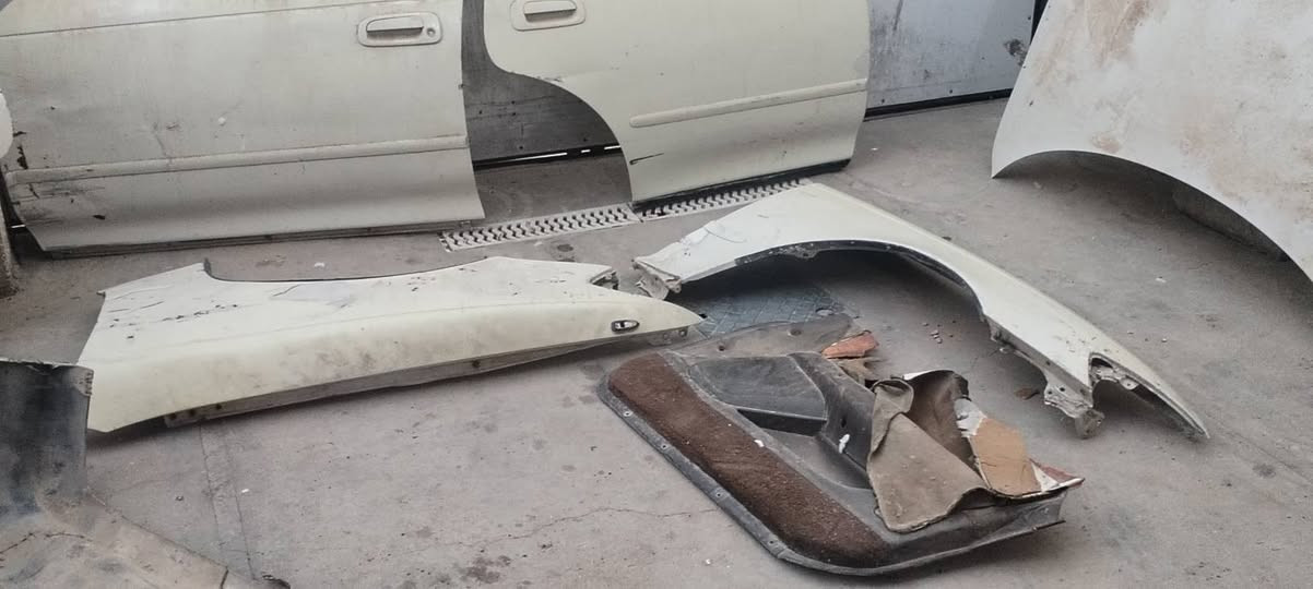سلام عليكم غراض للبيع فره كامله مارك نفخ ابيعهن شلع كلهن قيم بل يرضي الله واخذ رقم ***********

