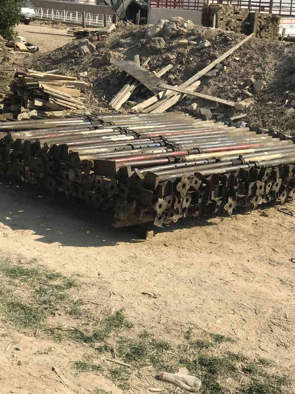 جكات للبيع العدد 144       /4متر حاضن +عجمان سن خشن وزن ثقيل       مكان حله  ‏‪***********‬‏
