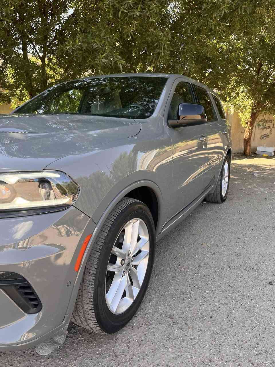 دوج دورانجو R/T موديل 2024
الممشى: 29 الف ميل 

السيارة 7 راكب 

• المحرك: 8 سلندر (V8) سعة 5.7 لتر HEMI.
8 سرعات شفتات سرعة 

 رادار، تنبيه تصادم، كاميرا خلفية، حساسات زوايا، ونظام مراقبة النقاط العمياء، صندوق كهرباء، كرسي كهرباء 

📍 الموقع: بغداد - العامرية 
 السعر : $305 وبيه مجال 
📞 للتواصل والاستفسار: ***********
