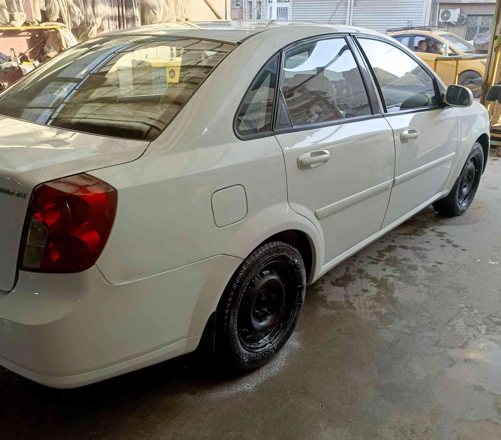 سلام عليكم
اوبترا 2011 شركه العامه بغداد اوتماتيك ماشيه 130 
 كير محرك كفاله
كهربائيات وغرفه على وضع الشركه 
 تبريد ثلج
صدر امامي خلفي جديد قبل سبوع سويته
تخم تاير جديد 
شاشه كامره 
تخم تاير جديد 
دوشمه
 شاصي و لغد و تكمه  و قماره كفاله بيهه قطع صبغ بدون حادث اثر شخوط وطخات بصيطه سياره حلوه تجي وتشوف بعينك ترايهه وين متريد رايدهه 82 بيهه مجال قليل مكاني بغداد الكريعات *********** الشراي يتصل
