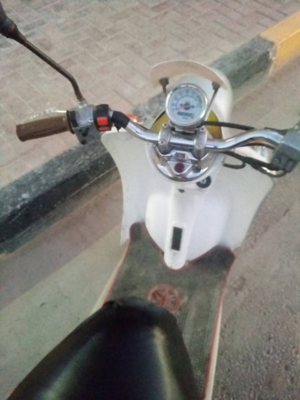 السلام عليكم. عبد الحليم كلاسك
نضافه وشلعه حلوه مكينه ناعمه.   اشاير هندر. سلف. كله شغال. 

السعر 250

***********. مكلف بنشر. اتصال.
