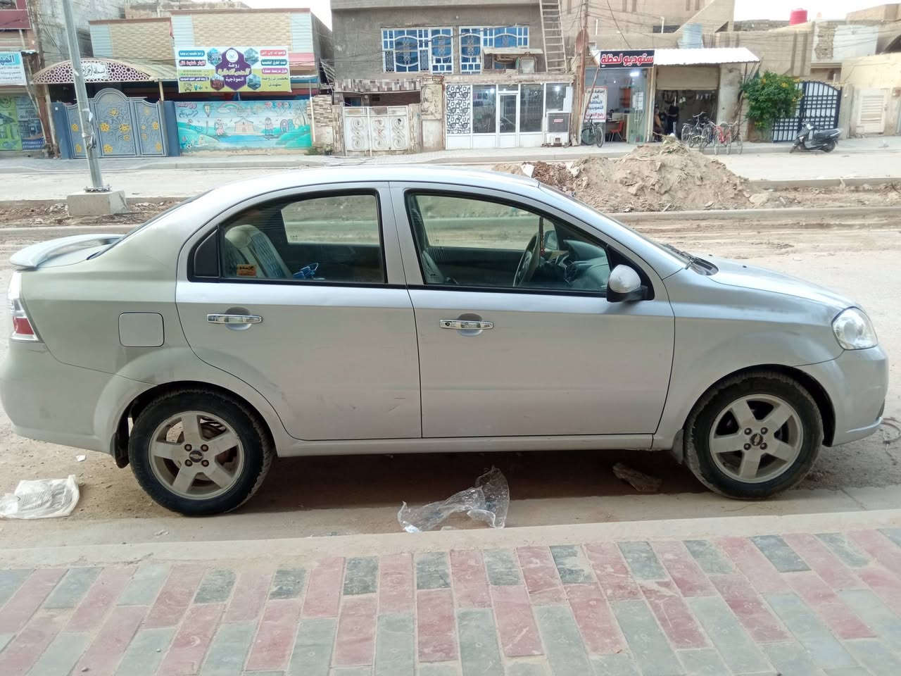 افيو موديل ٢٠١٣ لون سلفر ماشية ٢٠٠ ما بيها نقص تبريد شغال حداديه كامله حالة المحرك جيده جدا السيارة فقط لأستخدامي الشخصي لكن بيها تبديل الجنطه وصبغ جارد الجنطة والجاملغ الخلفي والدعامية الخلفيه . السعر 70 ، ممتواجد ع الفيس ، للأستفسار ***********
