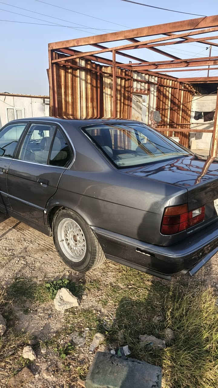 سلام عليكم من رخصة لادمن بي إم للبيع 525وراد يابان مكينه وكير جدد تخم تاير جديد غرفه وصط رقم بغداد بسمي مشروع وطني *********** السعر 55وبيه مجال
