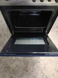 طباخ للبيع السعر ٥٠ وبي مجال شرط كلو شغال ولعيون زرق والفرن شغال ونضيف...