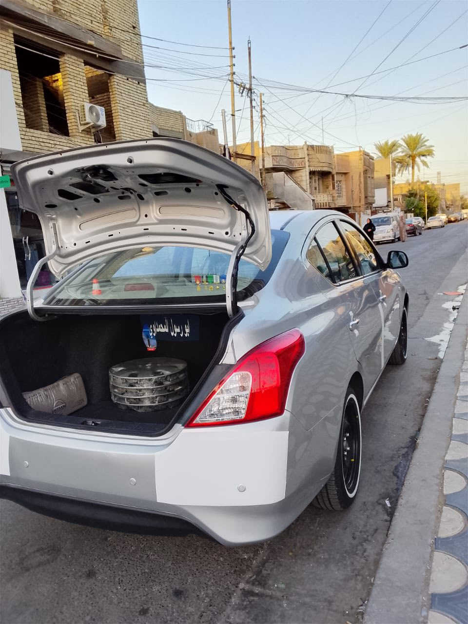 السلام عليكم سني هندي موديل ٢٠٢٣ نظيفه بدون نقص السياره احلى من الصور سياره باسمي ماشيه ٩٣ بيع و مراوس مكان السياره الشعب السعر ١٢٠$ وبيها مجال للشراي للاستفسار ***********
