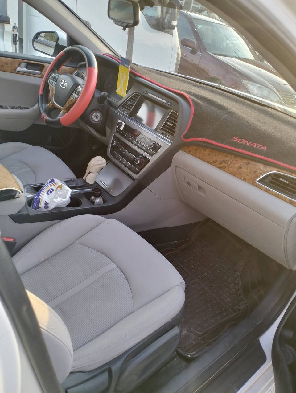 سلام عليكم للبيع سوناتا 2016امريكي 2نضام ايكو وسبورت   رقم انبار تحويل ثاني يوم بيها فقط تبديل دعاميات وشويه بارد جوه البك لايت السعر129وبيها مجال للستفسار *********** اتصال واتساب***********
