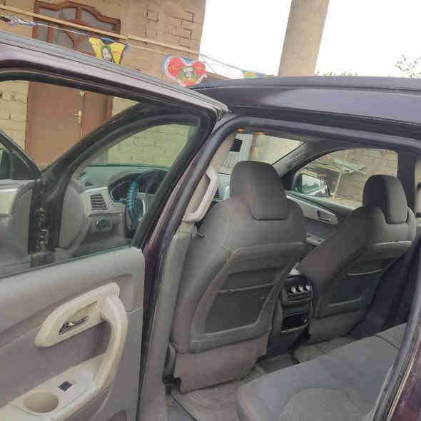 شوفرليت ترافرس ١٠
كلها ع البلاد وجاهزه بدون اي نقص فقط نمره الكير الاخيره ماتجي ومافحصت العطل
ومواصفاتها كلكم تعرفوها 
  سنويه جديده وهزه جديده
السعر ٧٠ ناصريه ***********
