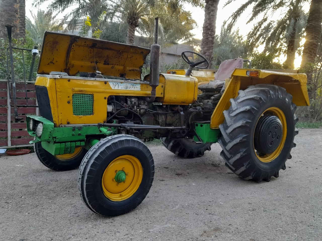 للبيع عنتر موديل ١٩٨٩ رقم وسنويه كير محرك واكسل جهاز رفع كله مكفول العنوان بغداد الطارميه الهاتف ***********كورك ***********
