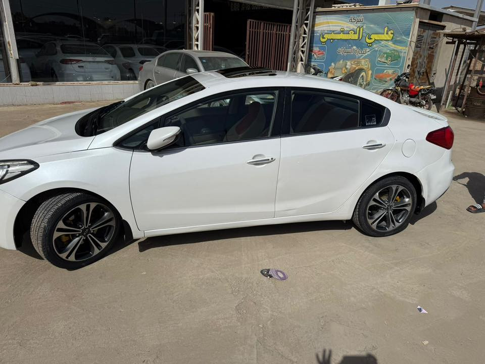 سيراتو 2014
فول واحد على واحد 
تحمكم كامل 
فتحه 
5ويل كب 
يدات نيكل 
مري شفط 
شفتات استيرن 
لد امامي لد خلفي 
حساس امامي حساس خلفي 
تبريد قطعتين 
السياره خليجي 
محرك 1600
بيهه صبغ جاملغ خلفي 
وربع جاملغ امامي
اتريد تحويل تريد وكاله 
مكان السياره بابل 
للاستفسار ***********
السعر 120 وبيهه مجال
