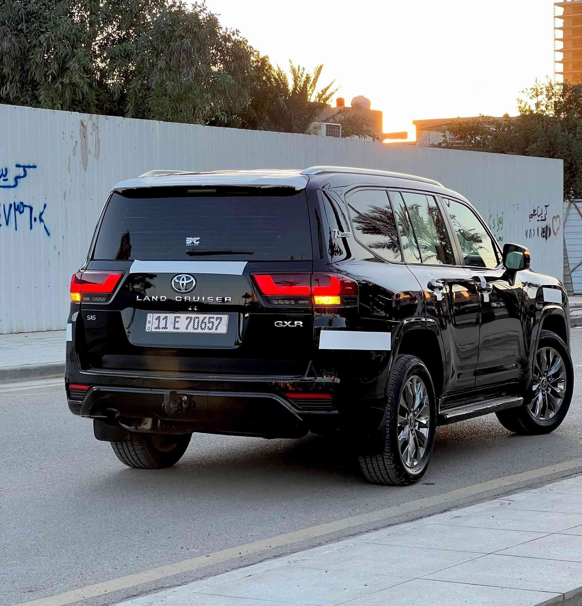 تويتا لاندكروز  2022 ساز اصل  باب اول ام تطبيق 
ام الضمان لون اسود 
كفاله عامه من الشخط والبارد والرصعه بعدها على وضع الشركه 
‏‎عداد المسافه:25الف  كم حقيقي 
مواصفات :
جنطه خلفي كهربا 
سلايد(فتحة قمارة)
السياره شركه ساز باب أول  
‏‎ حجم المكينه 6 سلندر سياره قياده وشلعه صاروخ
شاحن لاسلكي
مري قلاب
زراك لايت
بكلايت LED
كشاف ضباب امامي LED
‏‎كراسي جلد  اصلي
تشغيل عن بعد 

🛑 السعر سوي تعليق يصل مباشرة 🤖 

مري كهرباء ‏‎
كامرة خلفية
ايرباك عدد8
‏‎تحكم_استيرن
‏‎استيرن صاج
كراسي كهربا عدد2
‏‎دواخل صاج
‏‎دفلوك
‏‎نظام قفل اكسل
‏‎نظام مساعد الدوران
‏‎نظام صعود جبل ‎
‏‎دوسات ليزرية كتابة LAND CRUISER
‏‎ثلاجة
 كير (عادي+اوتوماتيك)
‏‎ حساس (امامي+خلفي)
‏‎ لحية (امامية+خلفية)بلادي 
‏‎لايت عدسة زنون
‏‎نظام تحكم بمستوى الضوء الخارجي(مستوى اللايت الخارجي)
‏‎مري كهرباء (شفط) AUTO
ملاحضه سياره مكفوله كفاله بعدها شركه  
العنوان /  بغداد السيدية

رقم صاحب السيارة 
*********** المهندس علي
